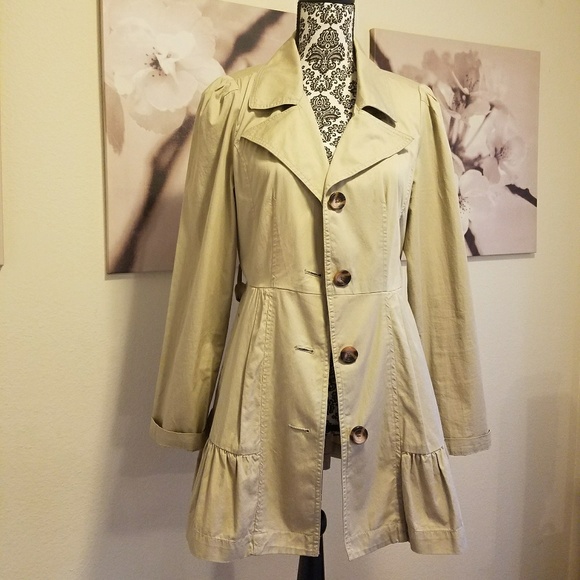 Decree Tan Coat - ruffled hem - Picture 4 of 4